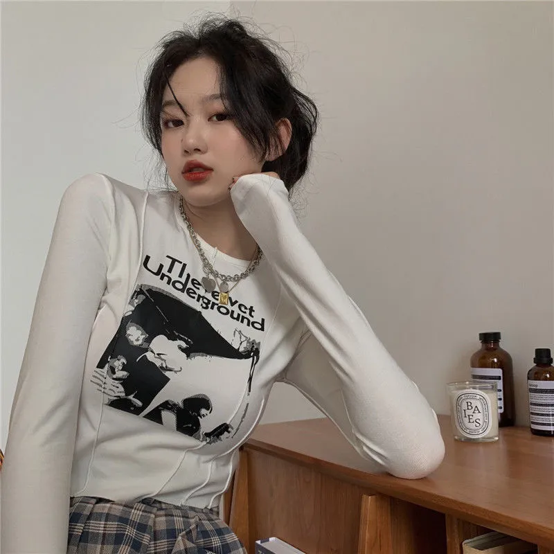 女性のための韓国のファッションの服のカジュアルスリムなTシャツ長袖セクシーなクロップトップグランジ文字プリント女性220408