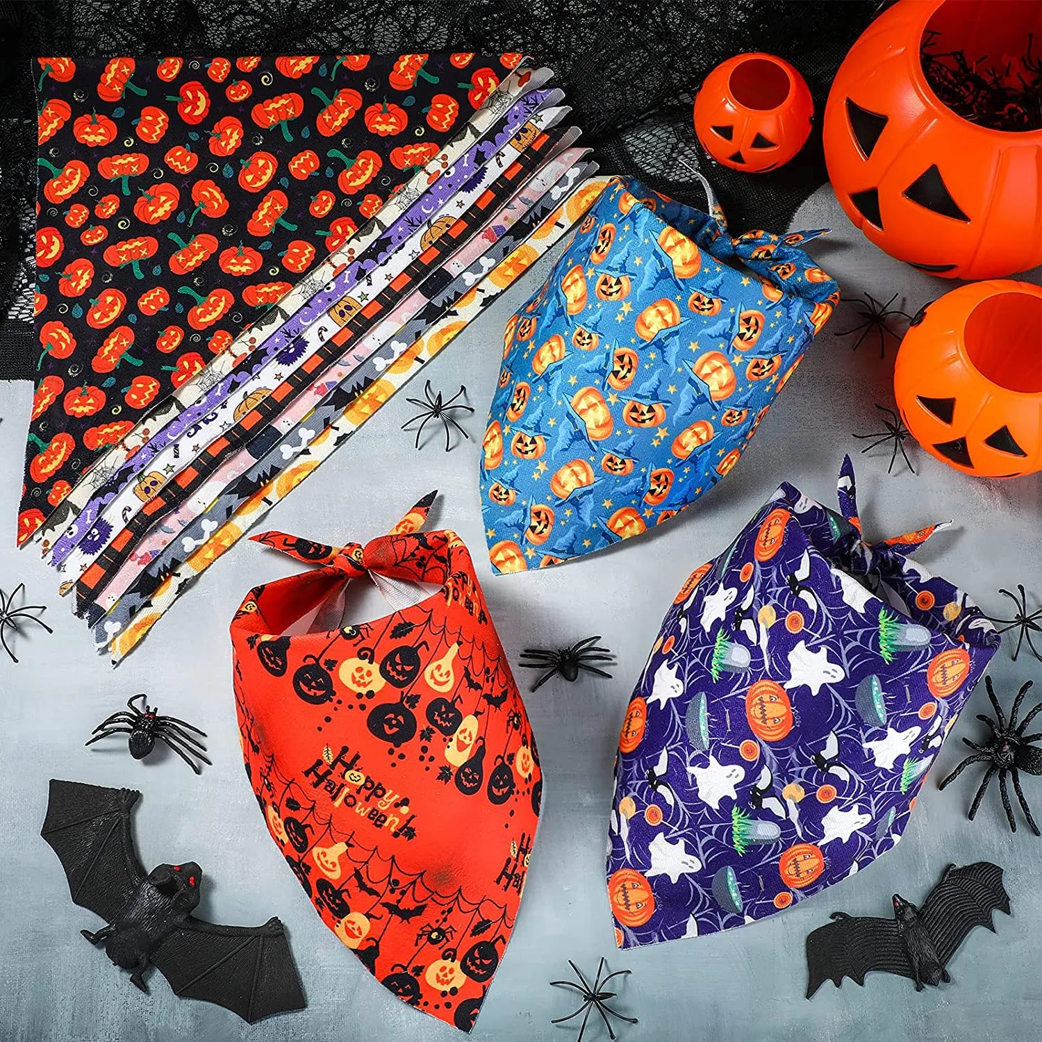 20 sztuk halloween pies bandanas dynia ghost pies trójkąt szalik śliniaków Pet Triangle Plaid Cerchiefs for Small Średnia duże zwierzęta domowe 9681437767