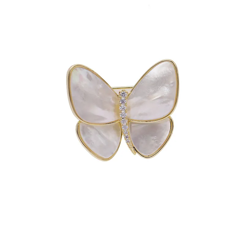 Design de luxo Mulheres estilos de casca natural broches prateado pino de borboleta gama de peito para presente351f