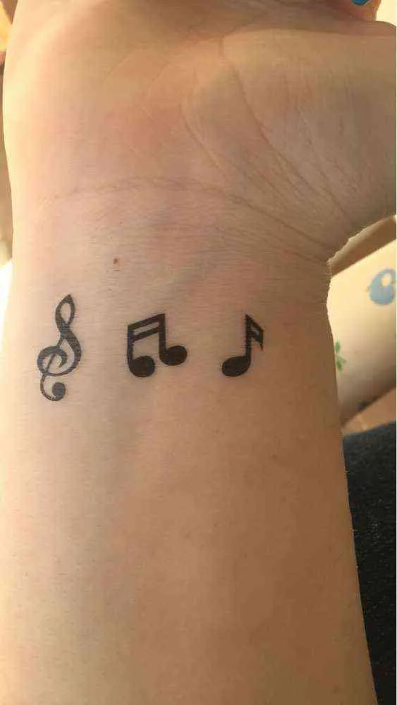 NXY Tatuaggio temporaneo Impermeabile Adesivo sull'orecchio Dito Musica Nota Uccello Stelle Linea Streak Henné Tatto Flash Tatoo Falso le donne 24 0330