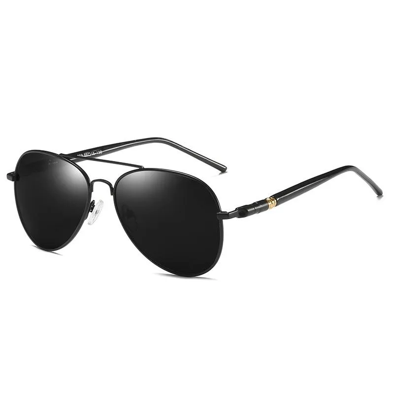 Solglasögon Klassiska polariserade män som kör pilot Sol Glasögon Brand Designer Male Vintage Black for Man Women UV400229H