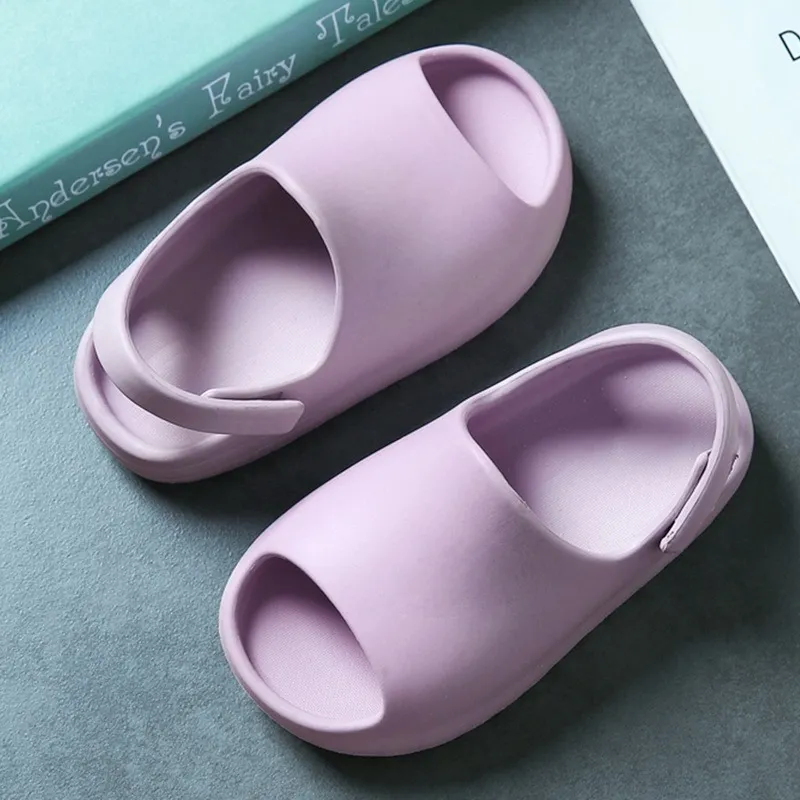 女の子のための子供サンダルキッズスリッパボーイシックソフトデザインベビーシューズガーデン靴快適な1316cmファシオ220527