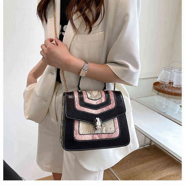 Handbags Outlet Advanced head lock women's 2022 new texture skin pattern small square handbag chain Single Shoulder Messenger Bag