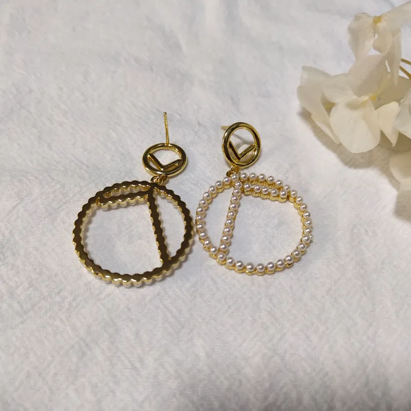 Yuvarlak Küpe Kadın Altın Elmaslı Altın İnci Küpe Tasarımcı Mücevher Mektupları Kadın Kulak Saplamaları Parti Düğün Bayanlar Güzel Küpe D226154F