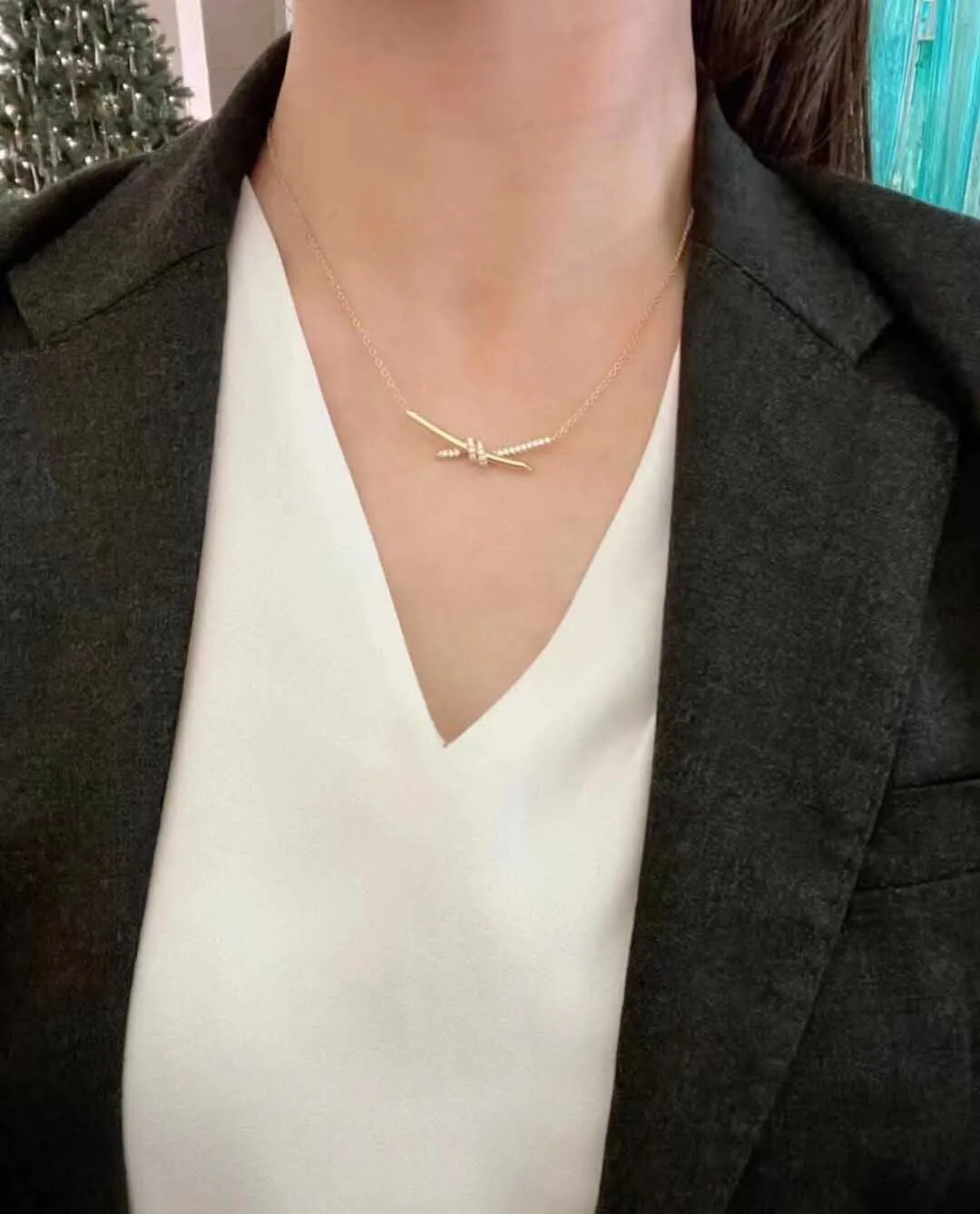 Collier pendentif en forme de nœud de charme en or V avec diamant ou non pour les femmes, bijoux de fiançailles, cadeau avec sac Velet tampon PS4013300z