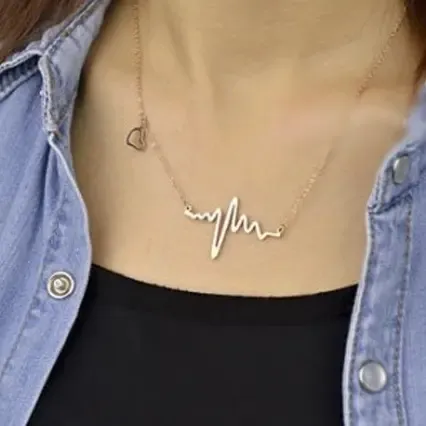 Korea ECG Pendant Love Necklace Female Titanium Steel 18K Electroplating Gold Peach Heart-shaped Clavicle Chain Color Gold Jewelry