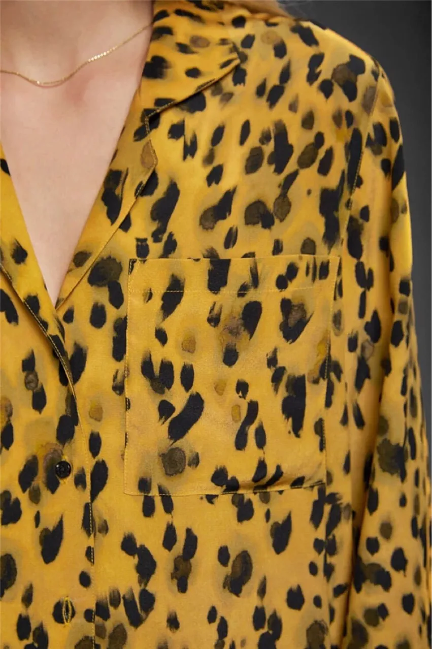 2022 여름 가을 롱 슬리브 노치 옷깃 노란 블라우스 프랑스 스타일 표범 인쇄 100% 실크 포켓 싱글 브레스트 셔츠 22Q2114