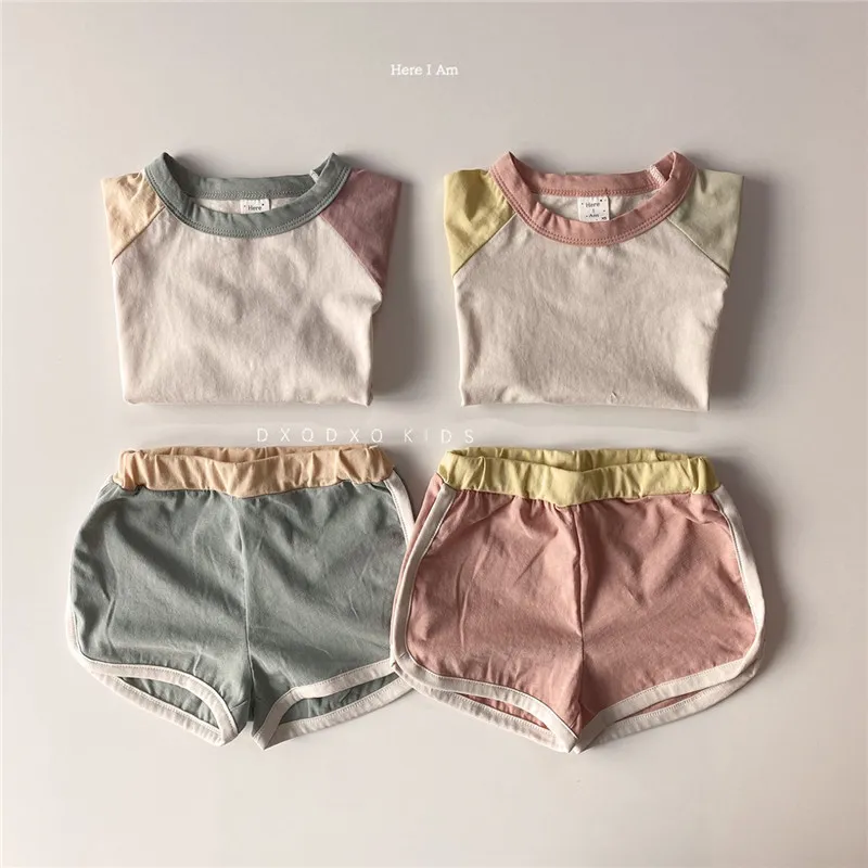 Summer Modna Koreańskie ubrania dla dzieci chłopcy chłopcy kontrastowe Kolor Kolorowy Zestaw O-Neck Children T-shirt Bloomers 220507