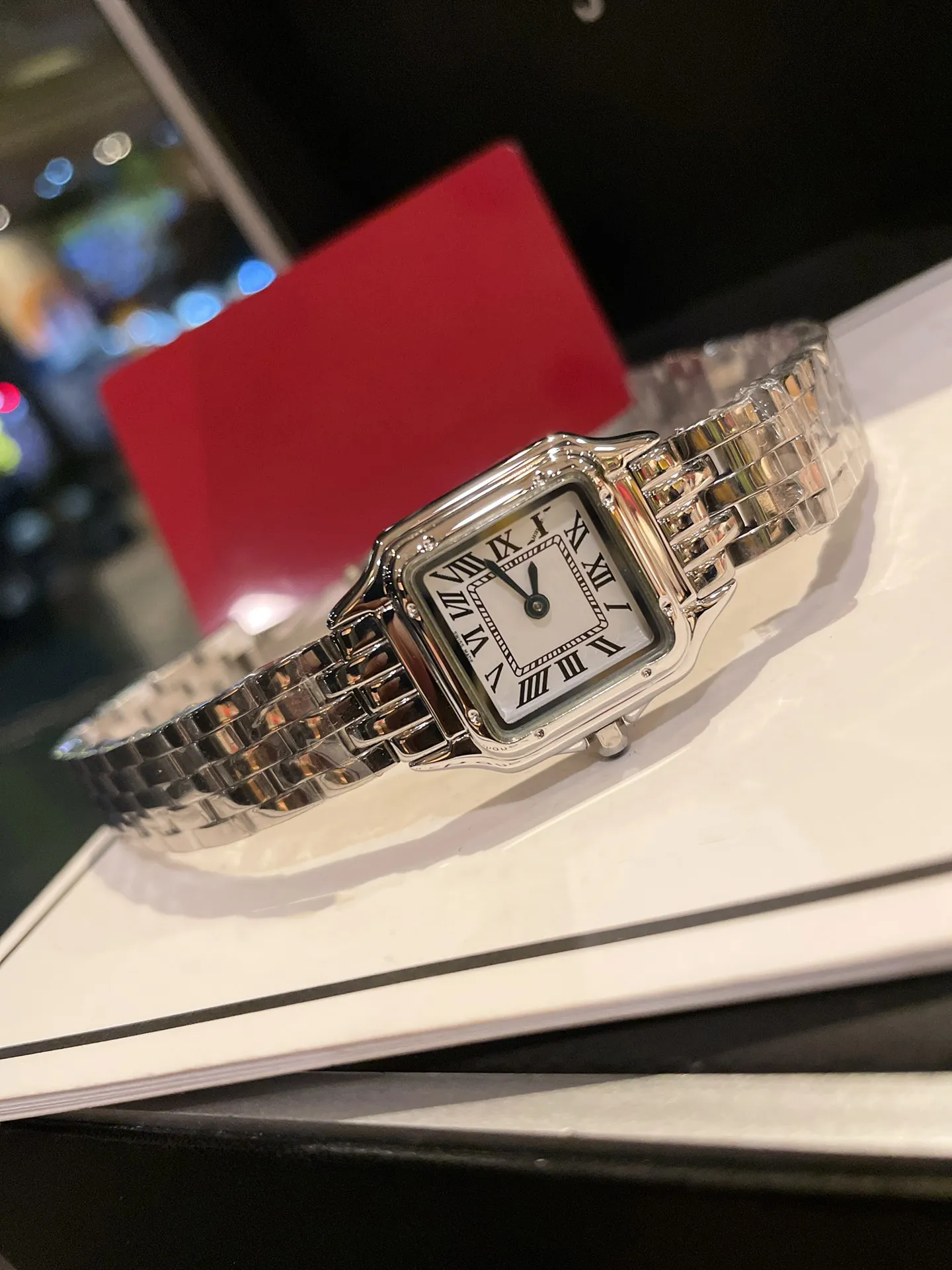 Mode Frau Uhren Klassische Dame Mode Unisex Casual Armbanduhr Quarzwerk Römische Ziffern2285