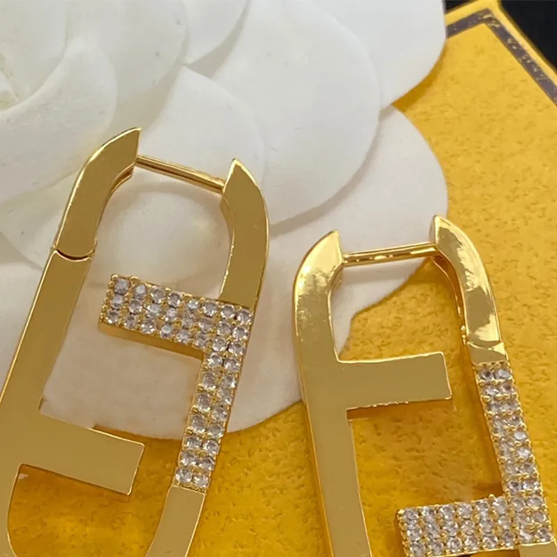 Luxury Hoop Earring Designer smycken för kvinnor Guldörhängen 925 Silver F Dangle Diamond Stud Earings Engagement Orecchini Love HO219Z