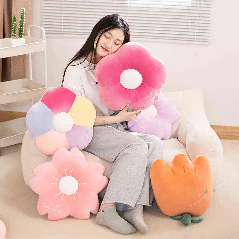 CM Fluffy Cherry Blossoms Flower Plush Pillow Soft Winter Warm Suower Shape Flowers for Girl Lady Birthday Present J220704