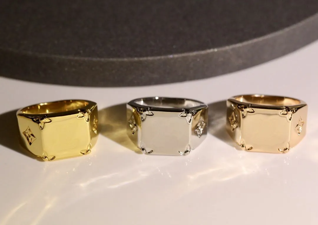 新しいチタンスチールレターカップルリングファッショントレンドフラワー高品質の金メッキリングジュエリー供給3色205T