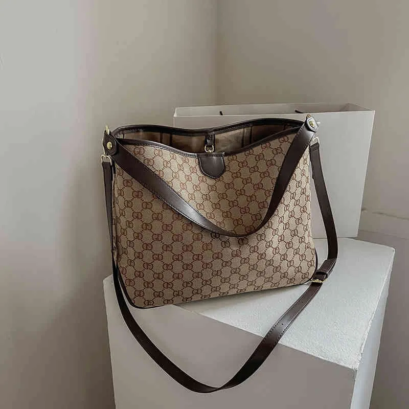 Handbags 70% Off design bag 2022 new printing large capacity One Shoulder Messenger Bag Tote women's sling purses
