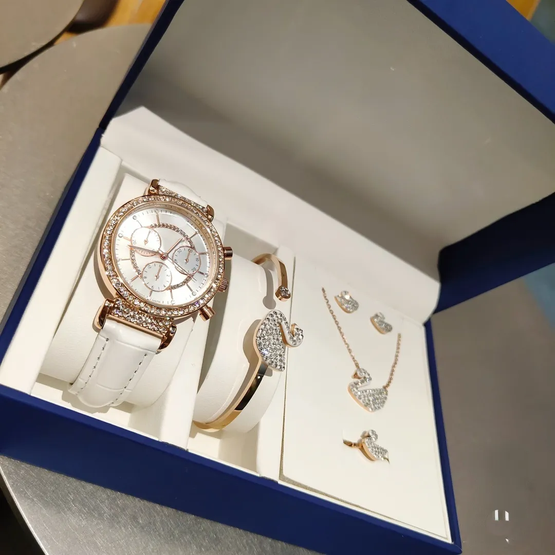 Nowy projekt projektantki mody 6 kolorów trzy oczy Sześć igieł Dam Fashions Diamond Watch