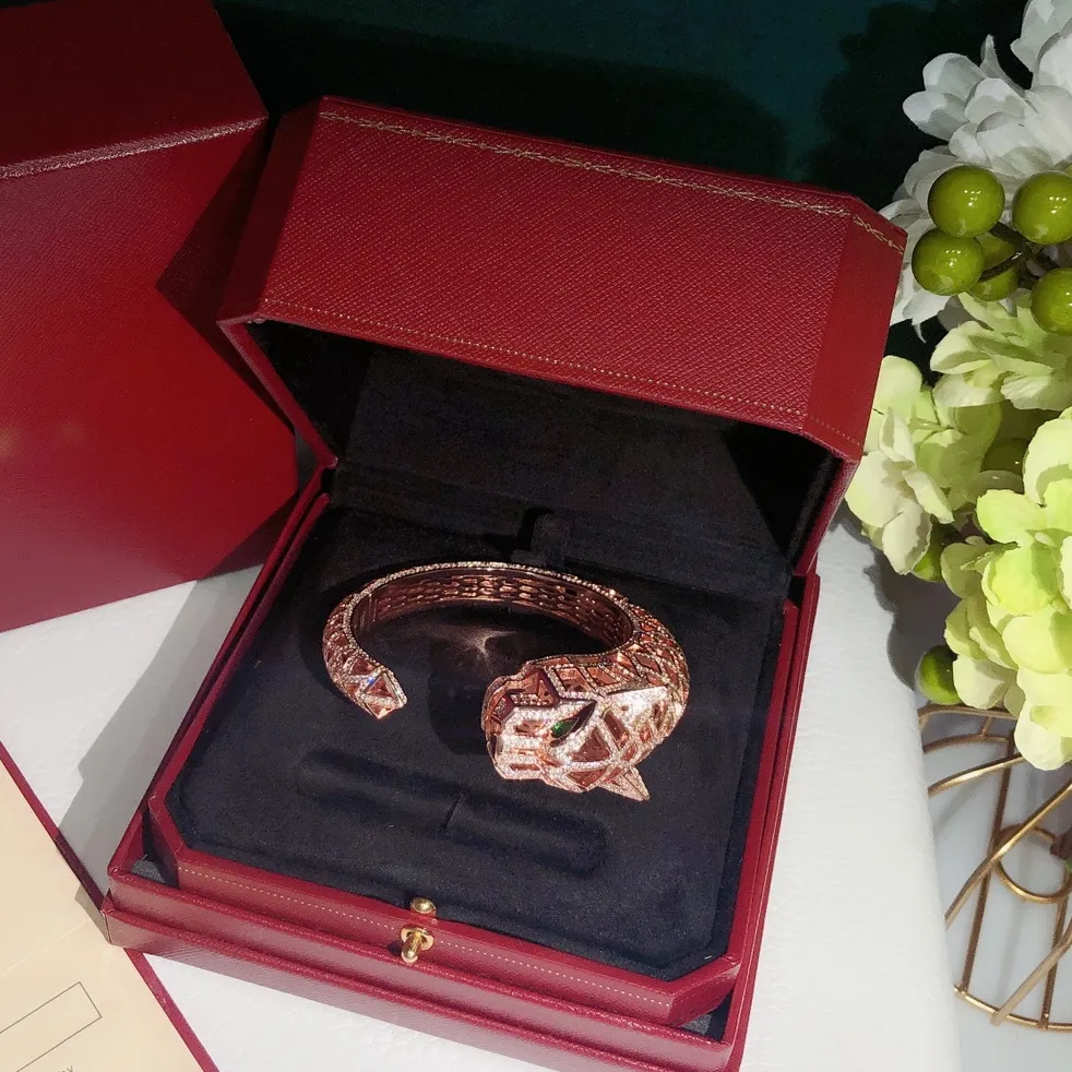 Marca de luxo avançada senhoras 18k ouro grande pulseira jóias de alta qualidade para mulheres vendas populares série panthere moda banhada ad223v