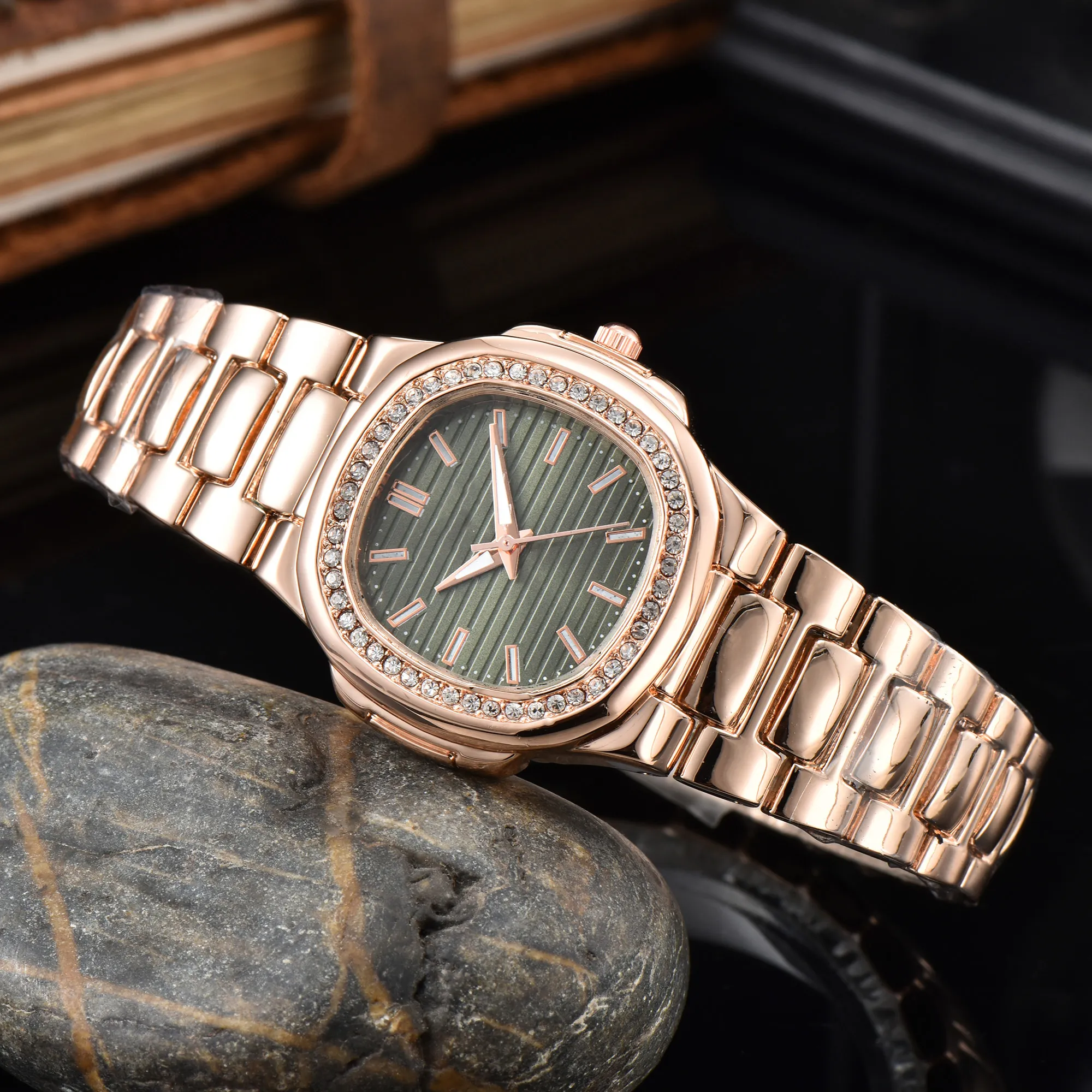 Diamond Women Watches Stone Case Dress Watch Rose Gold Quartz Movement Jewelry Clasp Wristwatch Design Good Quality Splash Waterpr322h