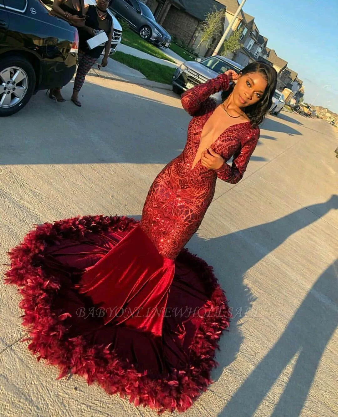 2022 Burgundy Red Mermaid Feather Prom Dresses Sexy Deep-Teac Long Sleeve Longed Velet Long Evening Donshs African Girls Party 182Q