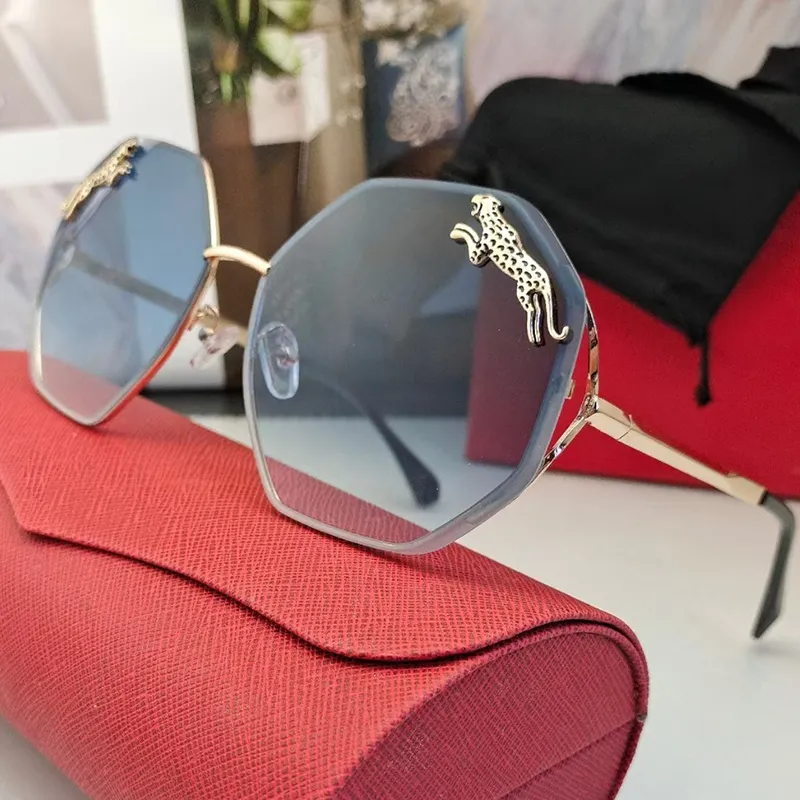 Nuovi occhiali da sole Carti Hexagon Designer da donna Accessorio di moda Champagne Specchio dorato intarsiato Leopardo Occhiali in metallo lucido oro Fr270c