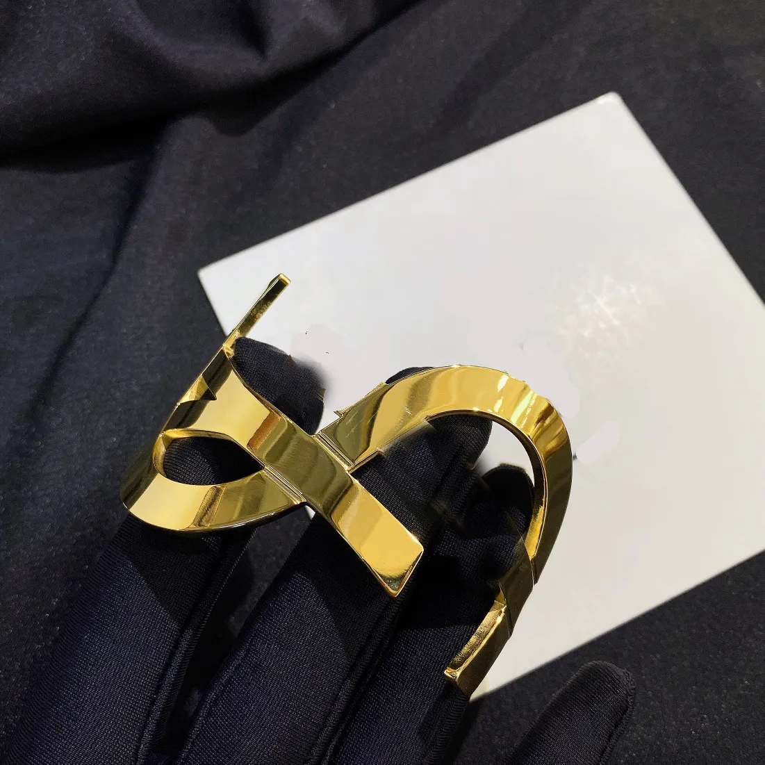 Роскошные браслеты браслета для женского модельера-дизайнер золотой браслет букв Bangles Titanium Steel 18k Golded Charms Jewelry Acce262O