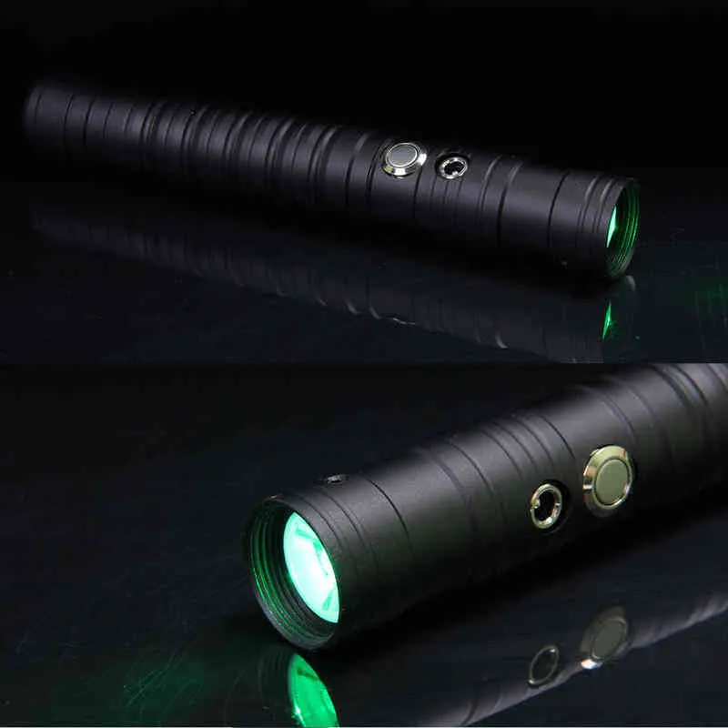 80 cm Mini-Lichtschwert RGB 7 Farben ändern Metallgriff Laserschwert Schwerer Duell-Sound Zwei-in-einem-Lichtschwert Cosplay Bühnenrequisiten G6080064