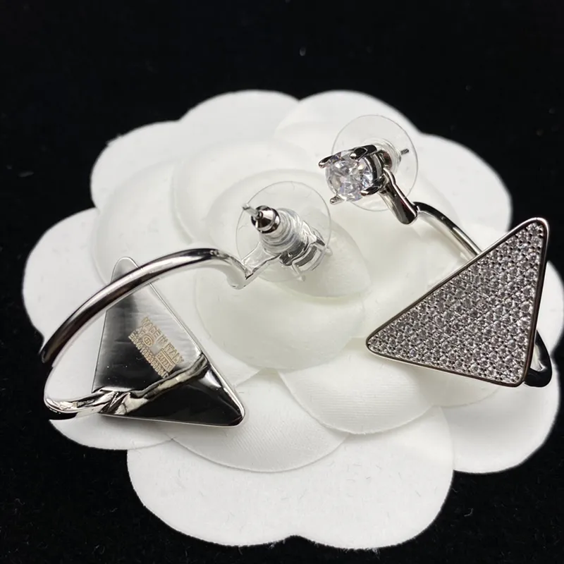 Projektant trójkąt srebrny kolczyki do damskich diamentów kolczyki moda luksusowe kolczyki biżuteria kobiety męskie kolczyki 2207284
