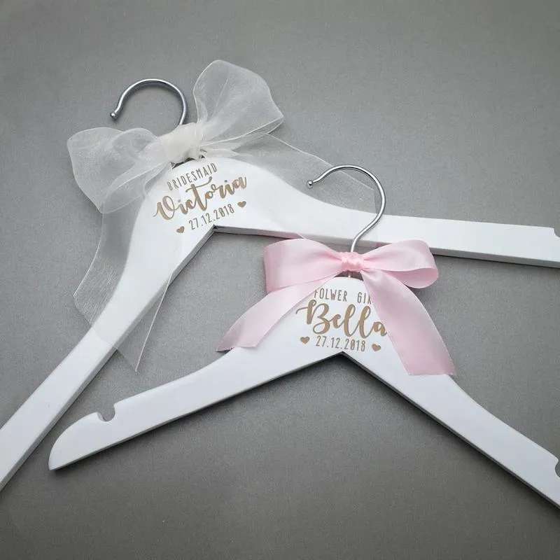 Percha de boda personalizada Regalo de despedida de soltera Grabado Nombre Madera Dama de honor Padrinos de boda Vestido cortado con láser 220809