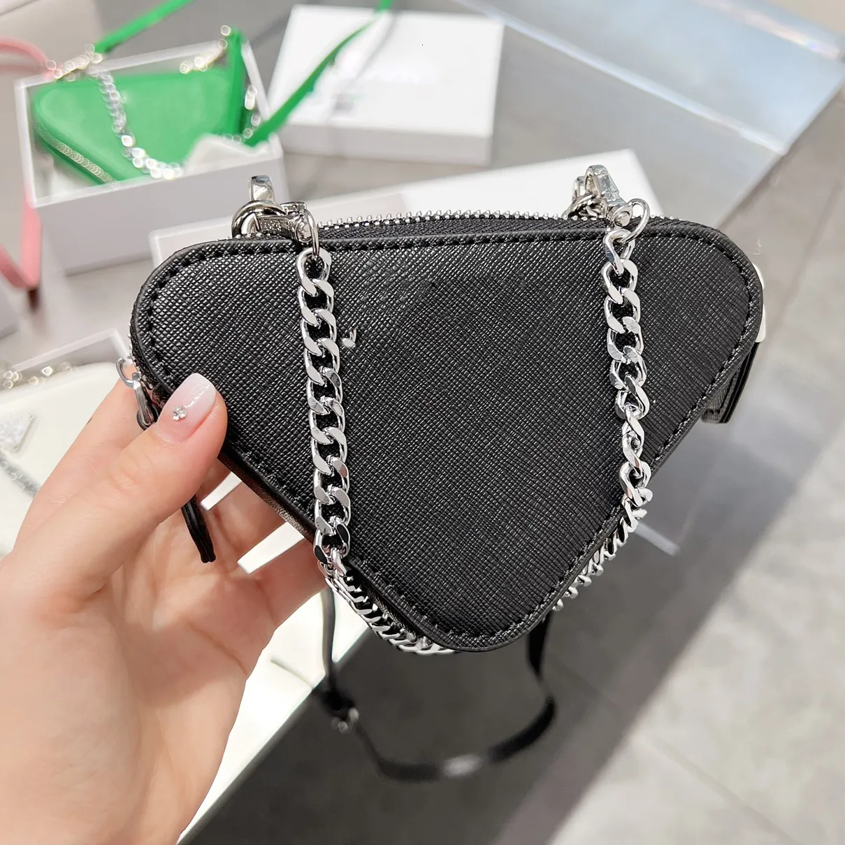 Saffiano Leather Mini Pouch Bags Designer Crossbody Triangle Silhouette Zipper Closure Clutch Purse Handbag Nylon Lining Shoulder 183E