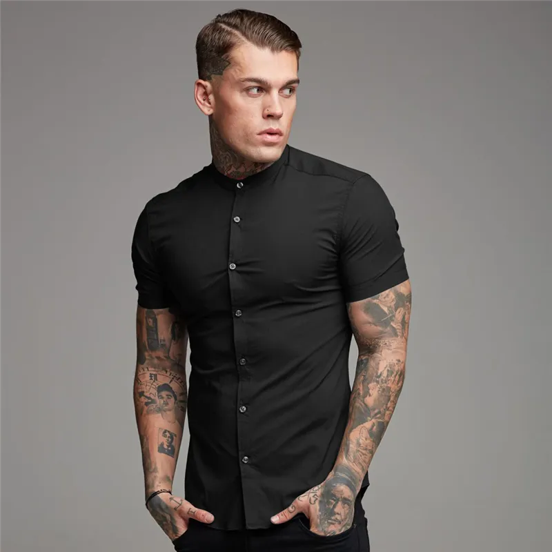 Arrivi Estate Uomo Camicia a maniche corte Solid Fitness Mens Colletto alla coreana Super Slim Fit Abito da lavoro Bottoni Palestra Top 220323