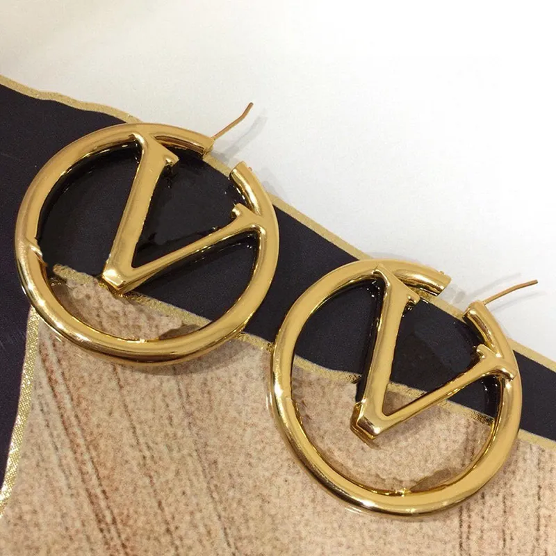 Fashion Hoop Earring Designers for Women Big Circle 4cm Hoops Gold Stud Boes d'oreille V Studs Luxury Designer Bijoux Board d'oreille Goo 213m