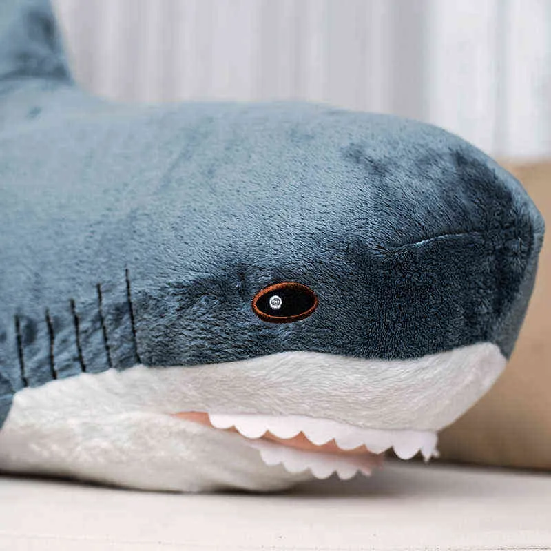 PC CM Giant Size Populära Shark Plush Toy Simulation Dolls Fylld mjuk djurläsningskudde för babybarn J220704