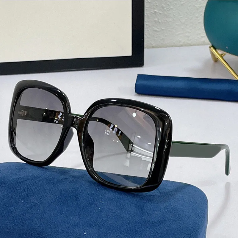 Neue beliebte Designer-Sonnenbrille für Herren und Damen mit quadratischem Rahmen 0713SA, klassisches rotes und grünes Gurtband-Design, Urlaubsreise, Po-Top, Qual283B