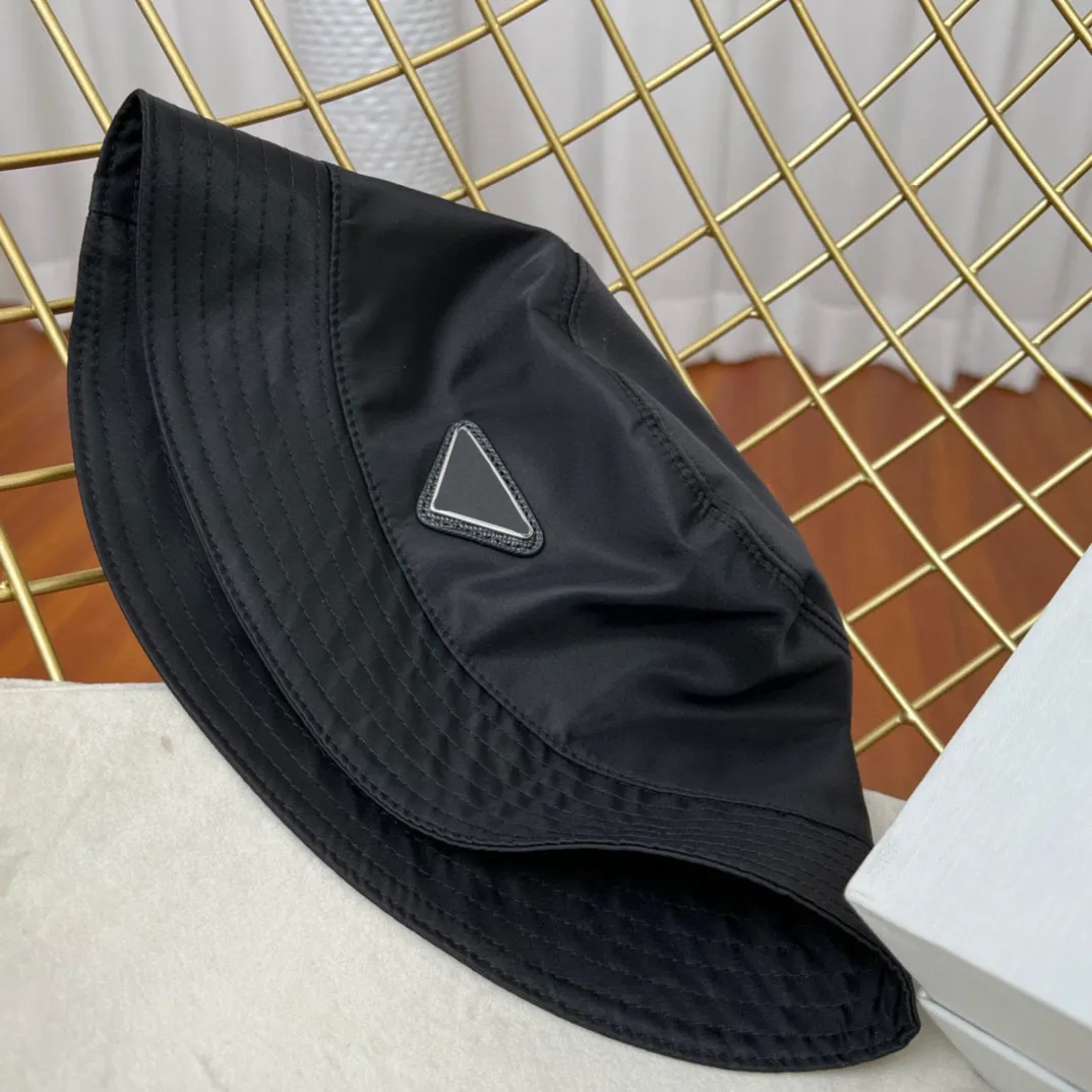 Brand Bucket Hats Men Women Designer Sun Hat With Letter Triangle Sunbonnet Black Beach Casquette Traveling Sunhats261m