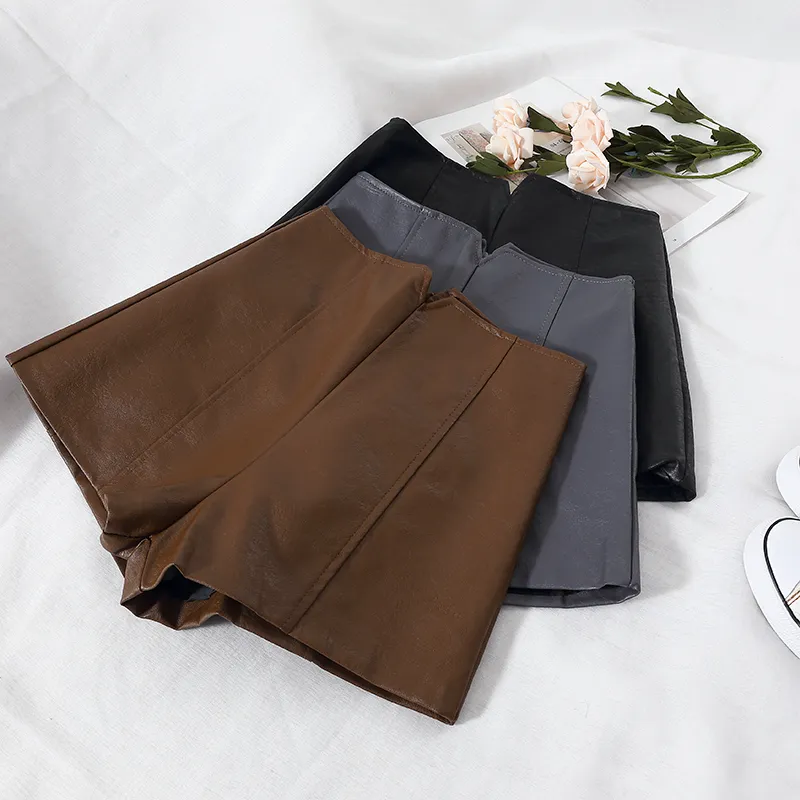 Fashion High Waist Shorts Vintage Slim Slit High quality Leather Short Sexy Black Red PU Women's Shorts Summer 220419