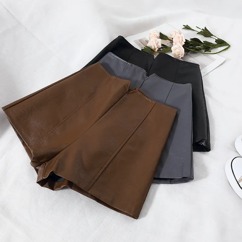 Mode taille haute Shorts Vintage Slim Slit haute qualité en cuir court Sexy noir rouge PU femmes Shorts été 220419