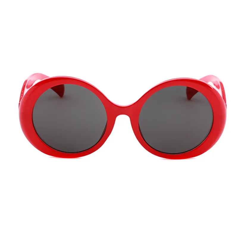 클래식 럭셔리 여성 선글라스 C 렌즈 디자인에 엠보싱 안경 검은 색 검은 whrite round 패션 쉐이드 선글라스 프레임 고양이 눈 눈 246z