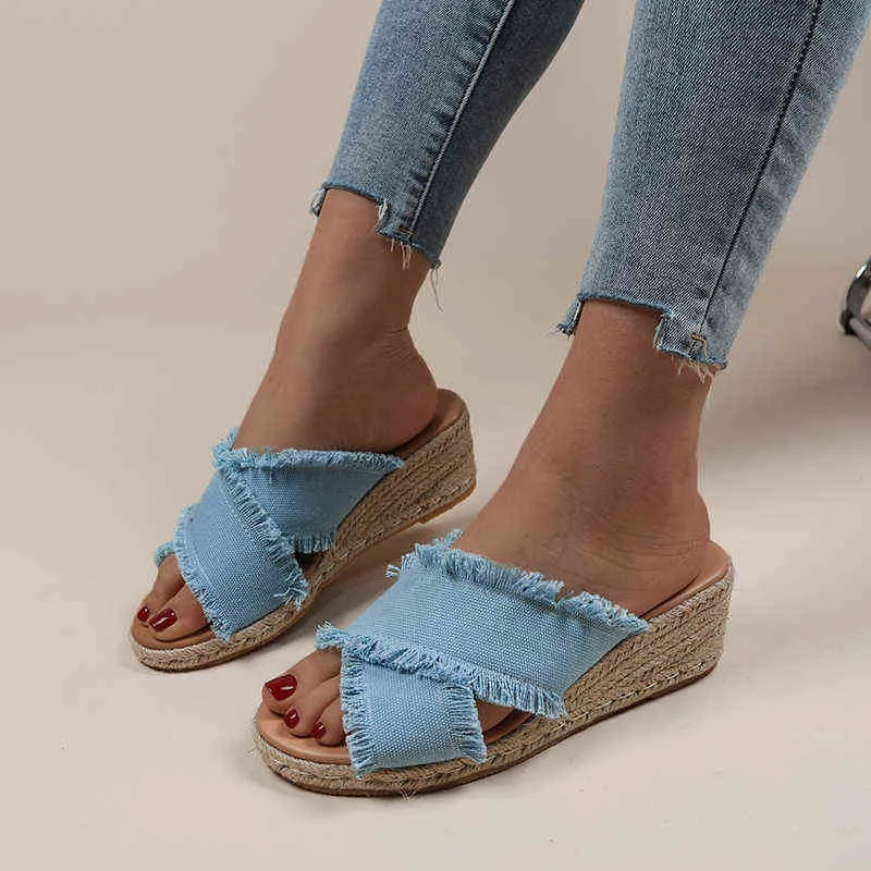 Pantoufles Femmes Wedge Été Plage Vacances Denim Casual Plus La Taille Sandales Furry Diapositives pour Femmes Femmes Tongs 220516