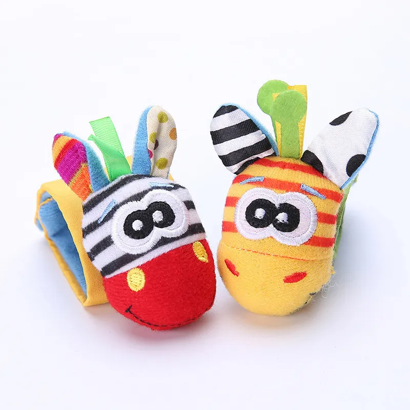Cartoon Plush Socks Wristband Rattle Baby Toy 012 Mesi nato Baby Child Animal Socks Foot Finder Toy Gift Soft Rattle 220531
