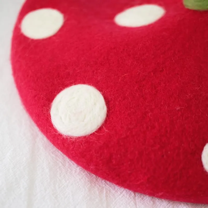 Berets Handmade Wool en feutre Béret avec champignon sur le haut du chapeau de peintre créatif cadeau rouge Capuche rouge de l'enfant Yayoi Kusama Elementberet243h