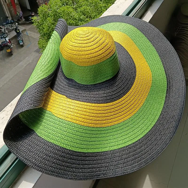 Chapeaux à large bord arc-en-ciel rayé grand parasol anti-ultraviolet chapeau de soleil plage avec bord de fil peut être plié arbitrairement large 2991