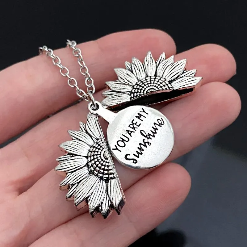 Collane con ciondolo You Are My Sunshine Medaglione aperto Collana girasole Gioielli Boho Regali di amicizia Lettera CollierPendant184I