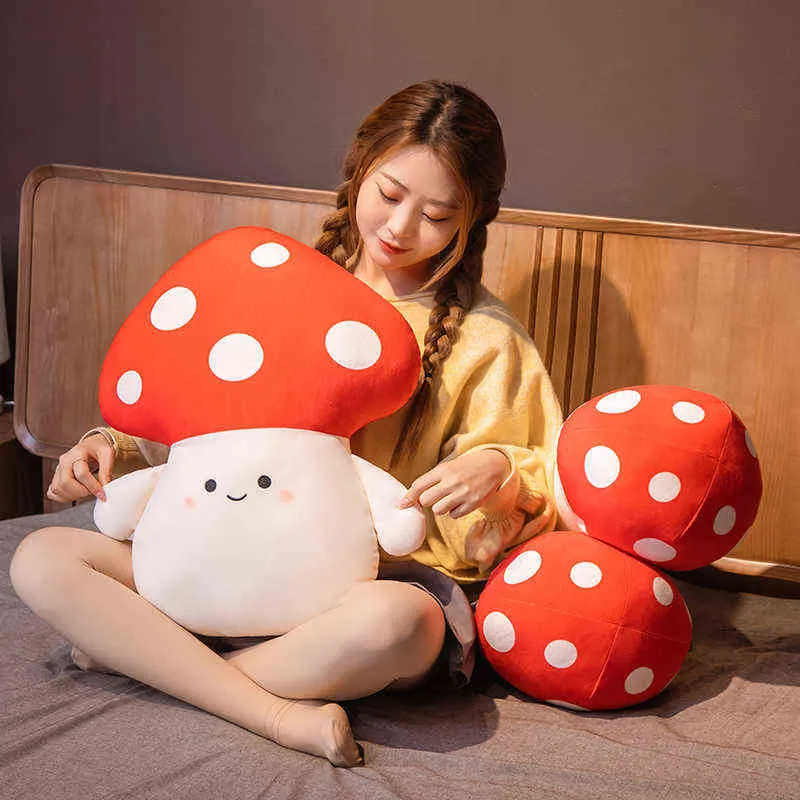 CM фаршированная мягкая красная грибная плюшевая подушка творческая ручная теплее кукол диван обратно Kawaii Plant Peluche Toy для детей J220704
