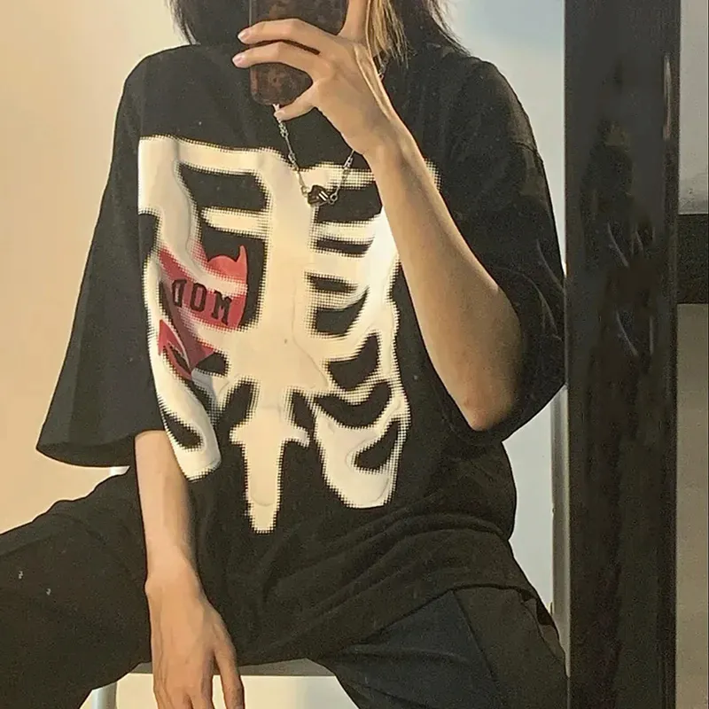 قميص كبير الحجم TIPAL TOP Y2K HARAJUKU TOPS Retro Print Skull Bone Terts مع قميص رسومي قصير الأكمام 220602