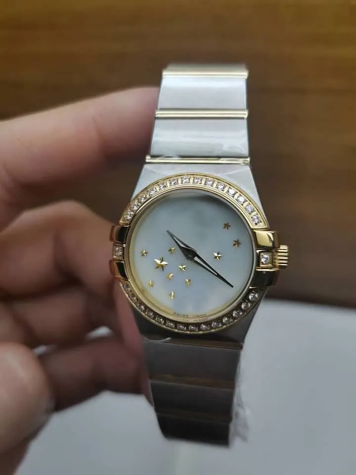 ゴールドファッションの女性時計ムーブメントピンクの女性の女性デザイナーorologio reloj aaa diamond womens wristwatch high quali2678のためのピンクの女性の時計