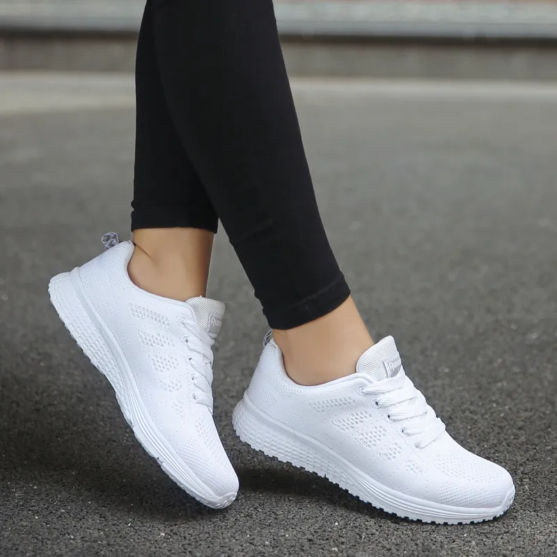 Sport löpskor kvinnor Air Mesh Breattable Walking Women Sneakers bekväma vita mode avslappnade sneakers chaussure femme 220527