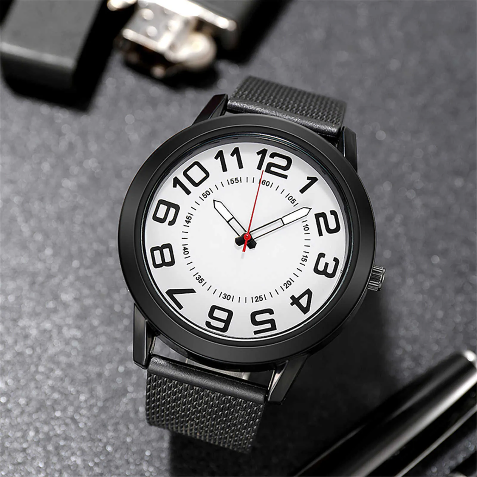 メンズファッションカジュアルスポーツクロック腕時計のための石英ウォッチステンレススチールストラップの発光