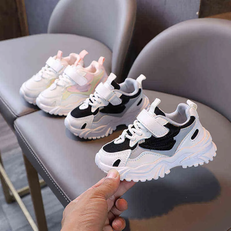 2022 Ademende grijze dikke sneaker voor jongens baby buiten hardloopschoenen meisjes roze tennisschoenen kind trainer schoenen f02182 g220527