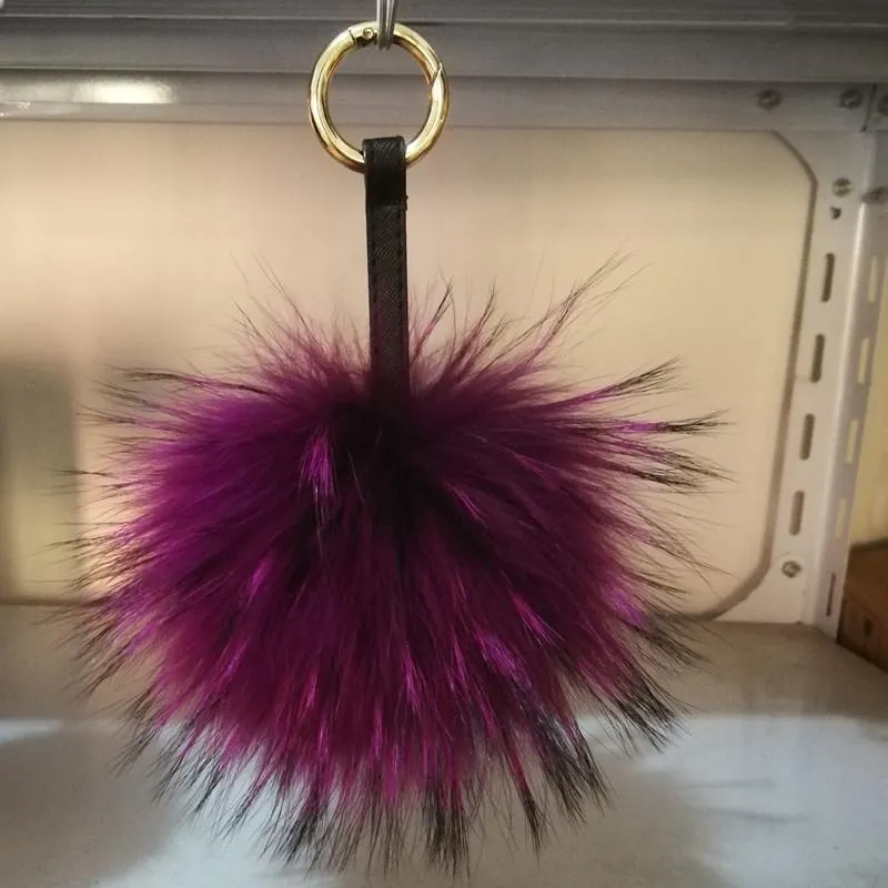 Chaveiros Fluffy Real Fur Ball Keychain Puff Craft DIY Pompom Preto Pom Keyring Reino Unido Charme Mulheres Saco Acessórios Gift256W