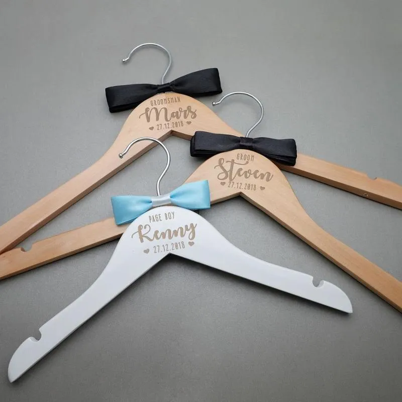 Personalized Wedding Hanger Bridal Shower Gift Engrave Name Wood Bridesmaid Groomsmen Laser Cut Dress 220815