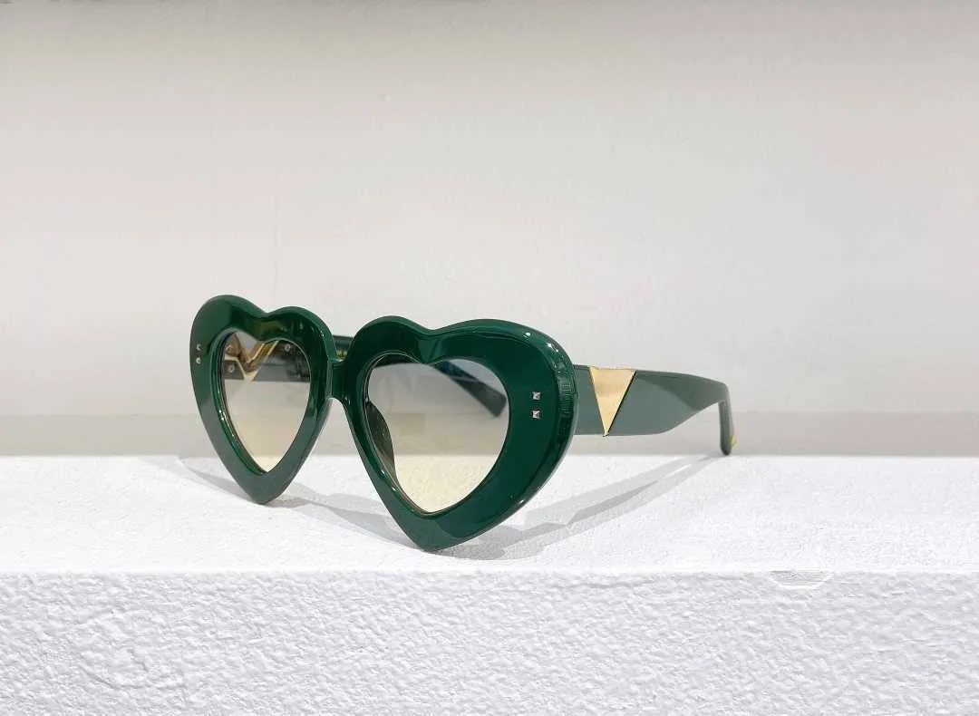 2022 Nieuwe Europese en Amerikaanse mode Liefdesvormige bril Dames populaire rijstnagelglazen high-end sense 4104