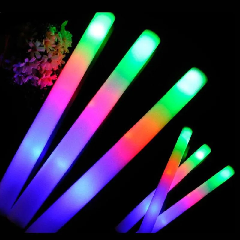 Feestdecoratie 12 15 30 60 stuks Bulk Kleurrijke LED Glow Sticks RGB Foam Stick Cheer Tube Donker Licht Verjaardag Bruiloft SuppliesParty310N